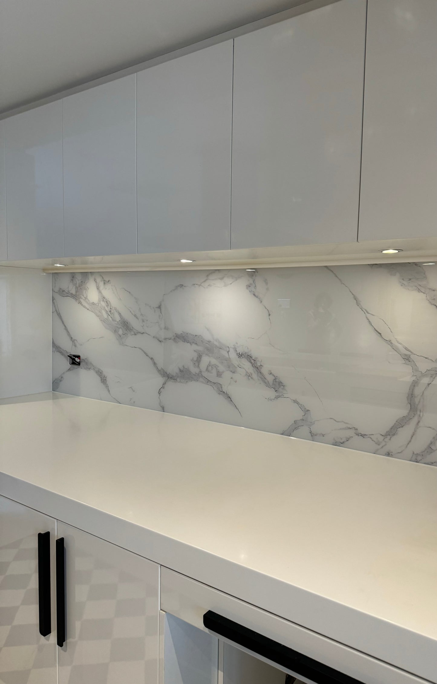 Marble-Infused Glass Splashbacks